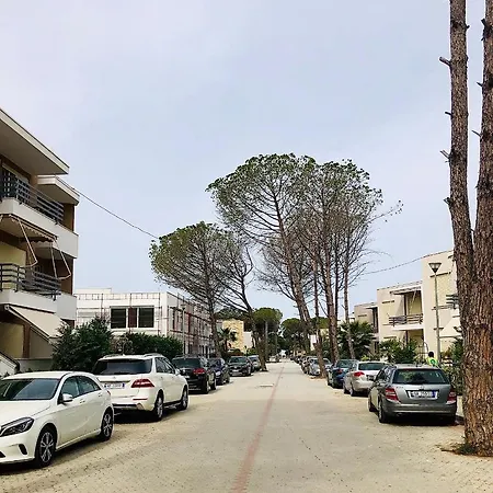Apartment Hanah - Gjiri Lalzit Lura 3 *
