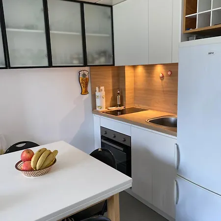 Apartament Hanah - Gjiri Lalzit Lura 3 *